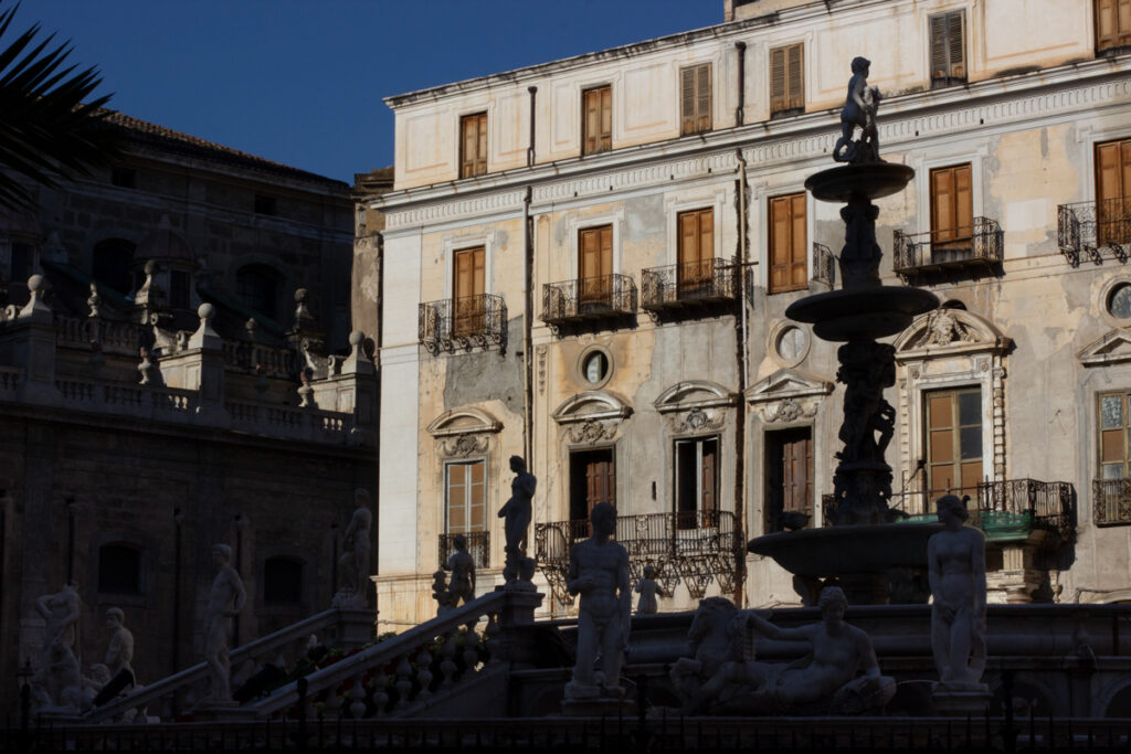 Piazza della vergogna, Shame square in Palermo, Piazza Pretoria, fontana Pretoria