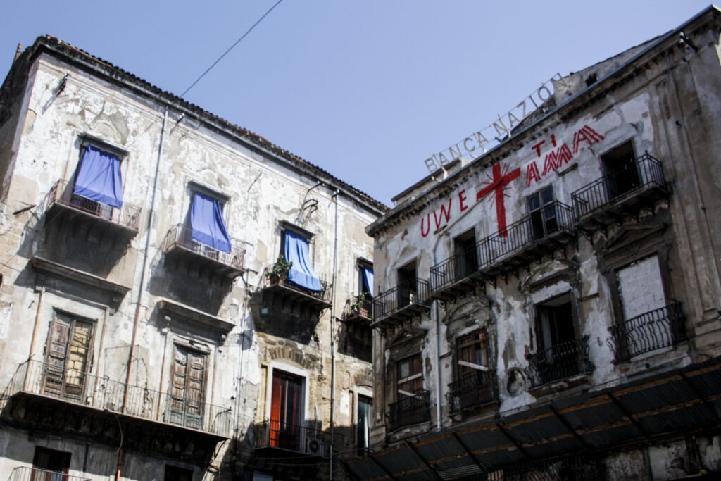 Palermo, Uwe ti ama, Piazza Garraffello, decadenza, 