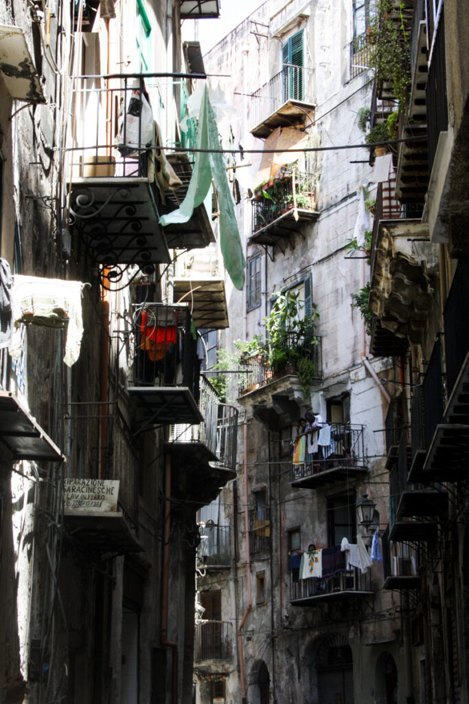 Palermo, centro storico, historic center, The narrow streets of palermo, i vicoli stretti